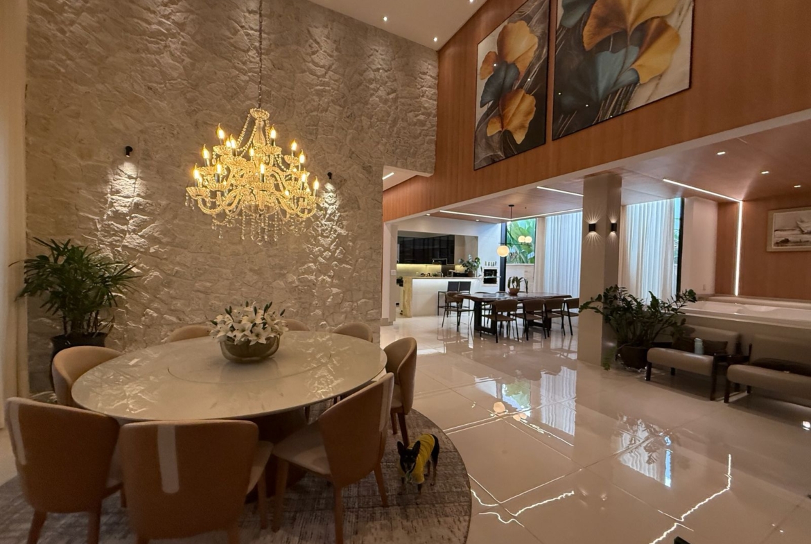 JARDINS VALÊNCIA, CASA DIFERENCIADA COM 03 QUARTOS SENDO 02 SUÍTES E SPA.