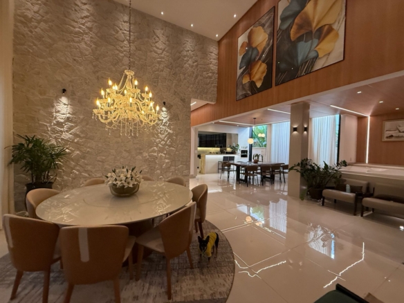 JARDINS VALÊNCIA, CASA DIFERENCIADA COM 03 QUARTOS SENDO 02 SUÍTES E SPA.