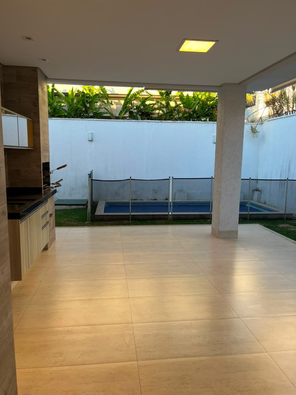 WhatsApp Image 2026-07-14 at 18.45.07 (2) PORTAL DO SOL GREEN, CASA TÉRREA: 04 SUÍTES, GOURMET E PISCINA. ALUGA OU VENDE!