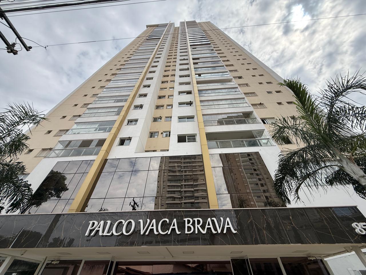 PALCO VACA BRAVA! 03 suítes, lavabo, sala com varanda, 120m² e 2 gar. Andar baixo e lazer completo.