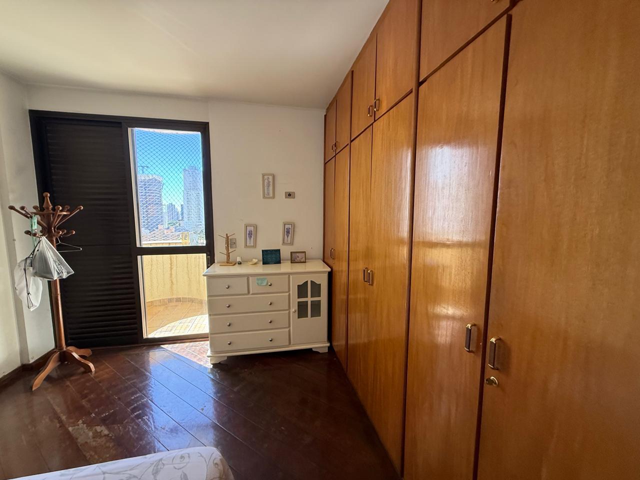 04 suítes com varanda, esquina, 01 por andar, 259m² e 03 gar., entre o Parque Vaca Brava e o Areião.