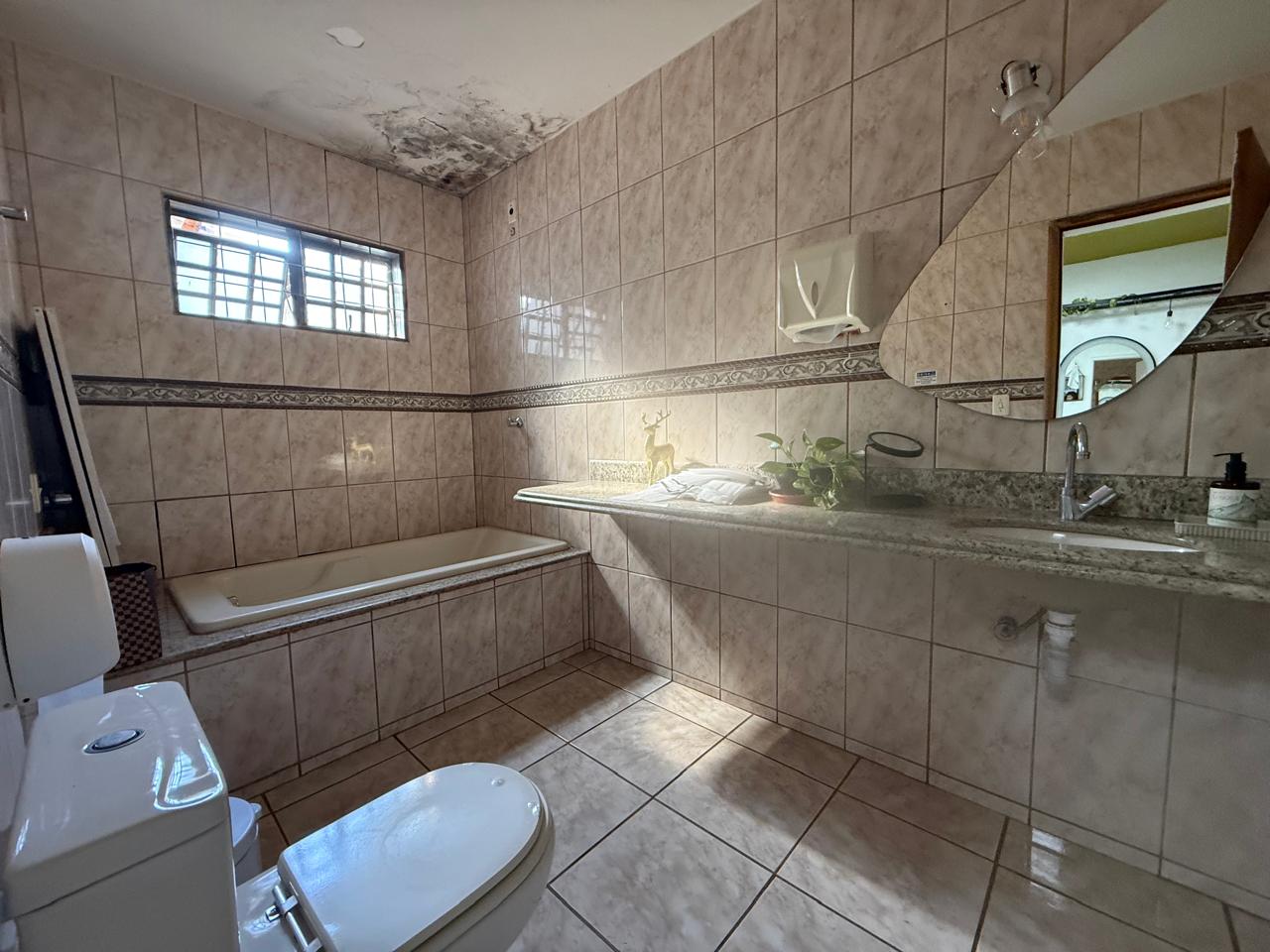 Casa térrea comercial na Rua C-258, acima da T-63 e próximo ao Banco SAFRA, alugada até janeiro/027.