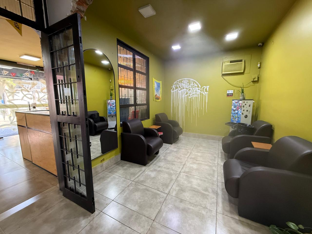 Casa térrea comercial na Rua C-258, acima da T-63 e próximo ao Banco SAFRA, alugada até janeiro/027.