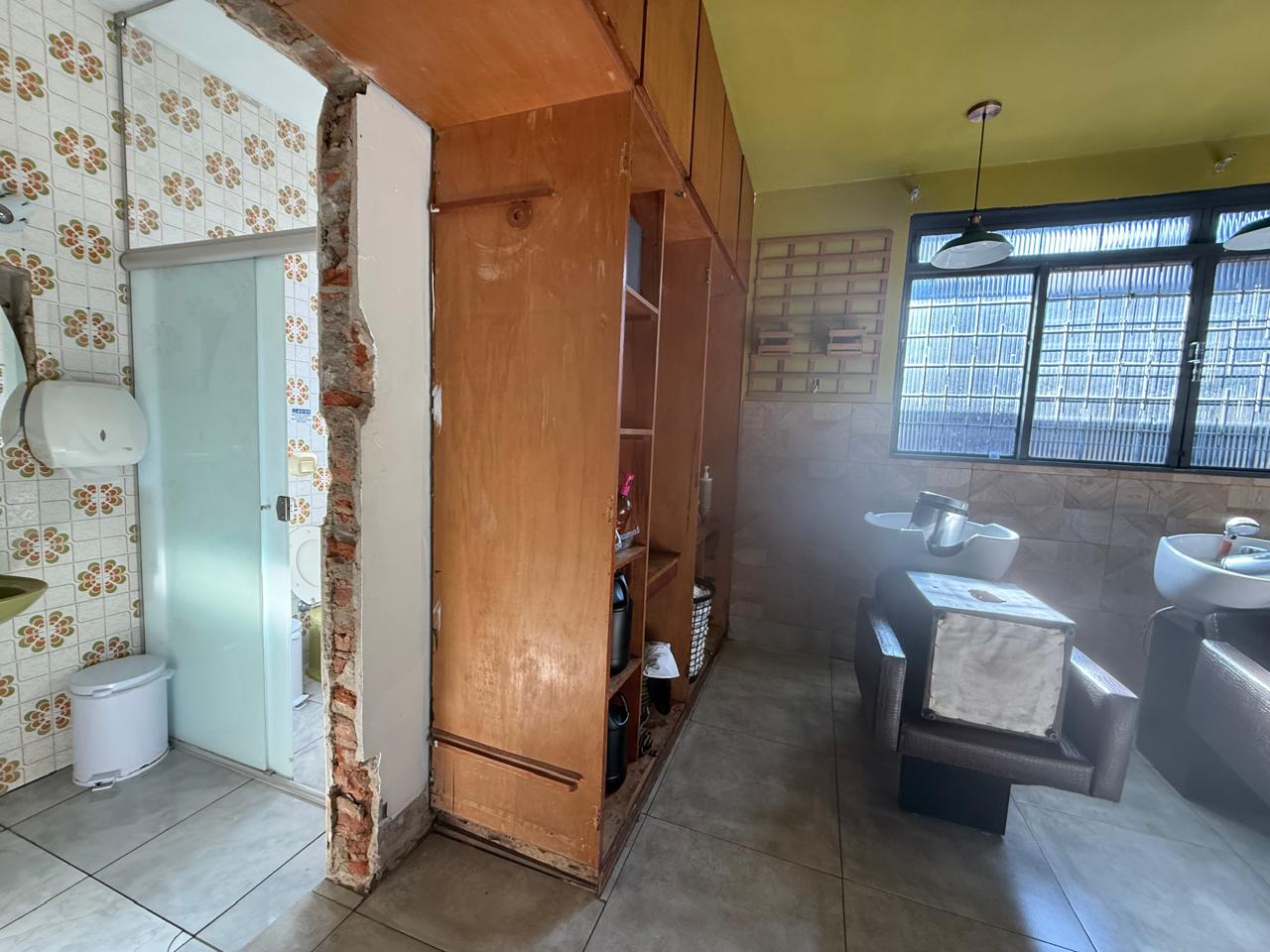 Casa térrea comercial na Rua C-258, acima da T-63 e próximo ao Banco SAFRA, alugada até janeiro/027.