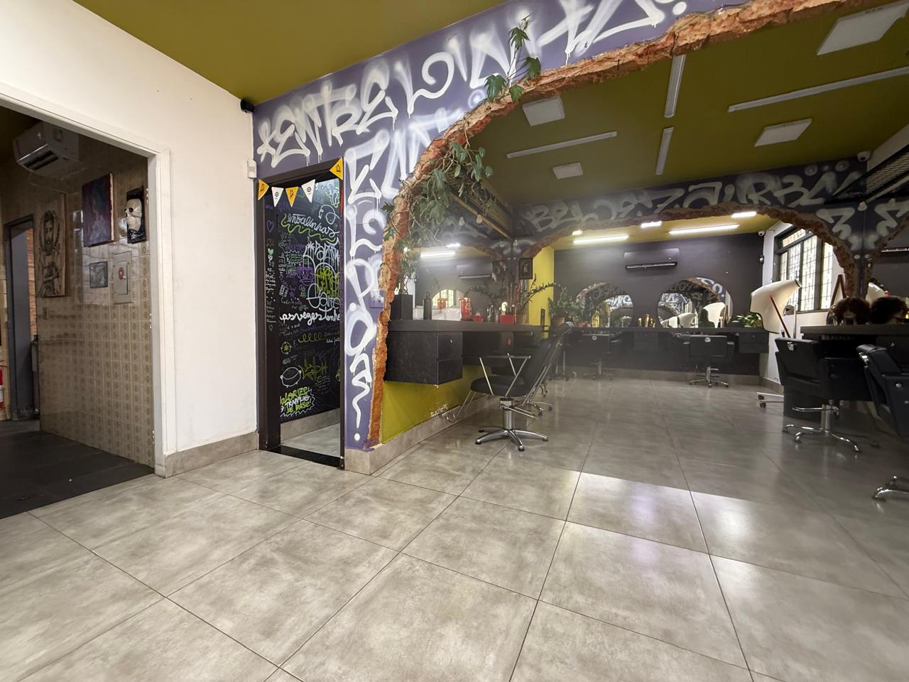 Casa térrea comercial na Rua C-258, acima da T-63 e próximo ao Banco SAFRA, alugada até janeiro/027.