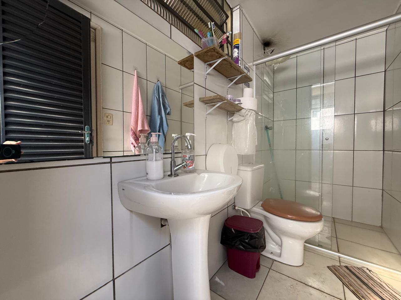 Casa térrea comercial na Rua C-258, acima da T-63 e próximo ao Banco SAFRA, alugada até janeiro/027.